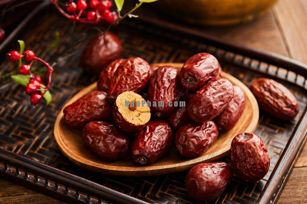 Táo đỏ Tân Cương